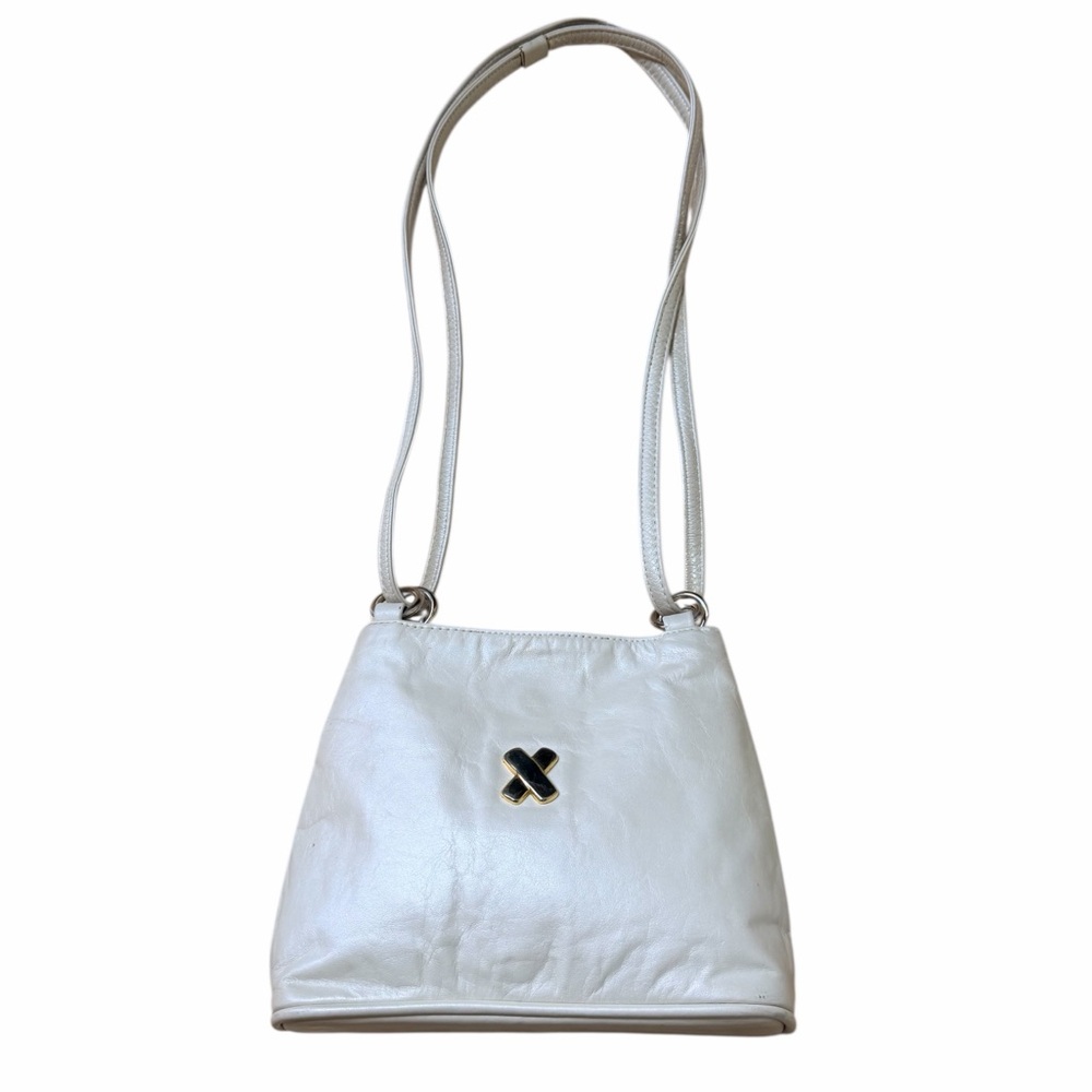 VINTAGE PALOMA PICASSO WHITE IRIDESCENT CROSSBODY LEATHER BAG.